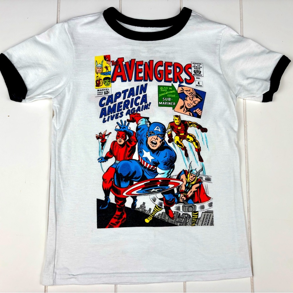 Marvel The Avengers Graphic T-Shirt Size XS 4